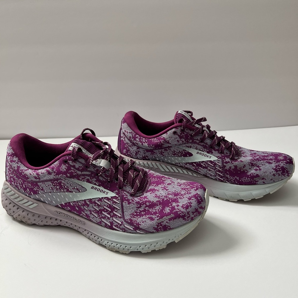 Brooks Womens Adrenaline GTS 21  Running Shoes Sz 9.5 Wood Violet/Lavender